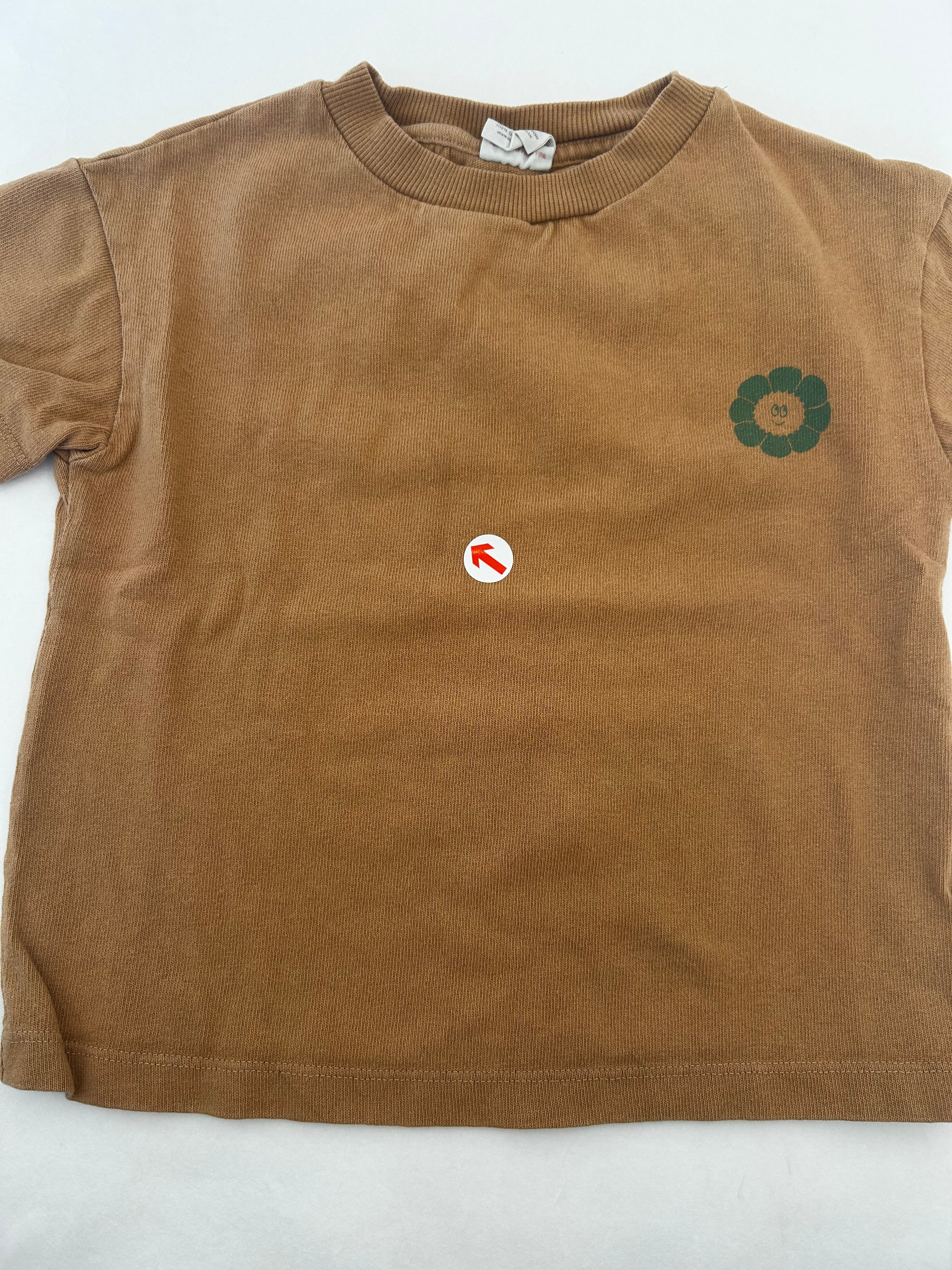 Claude and co Clay milking it flower power t-shirt