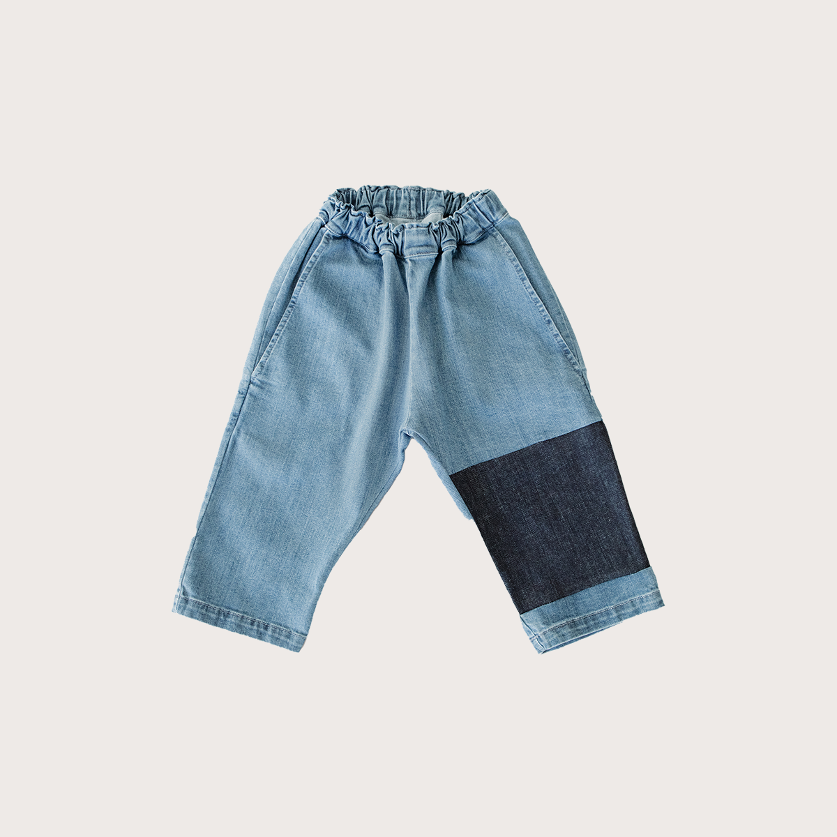 Oversized light denim patch jeans