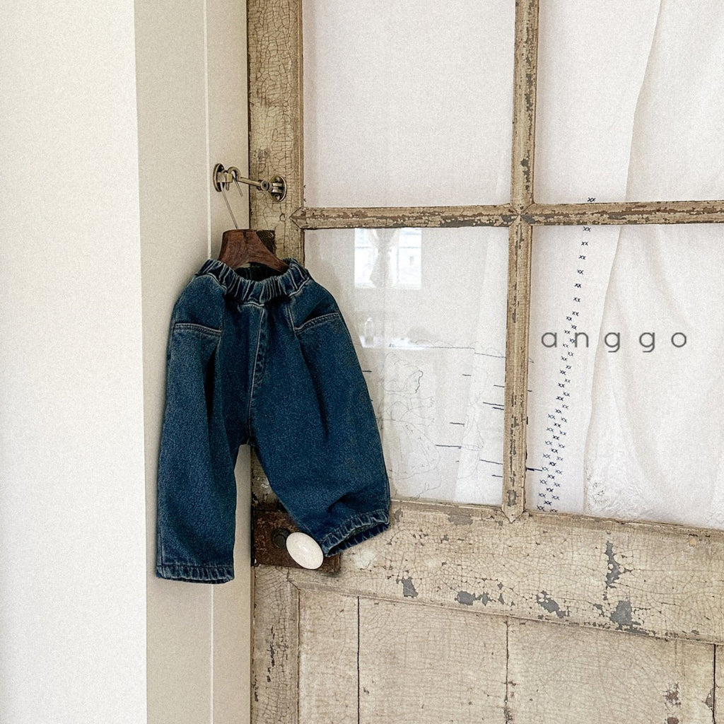 Anggo Oversized denim jeans with pockets
