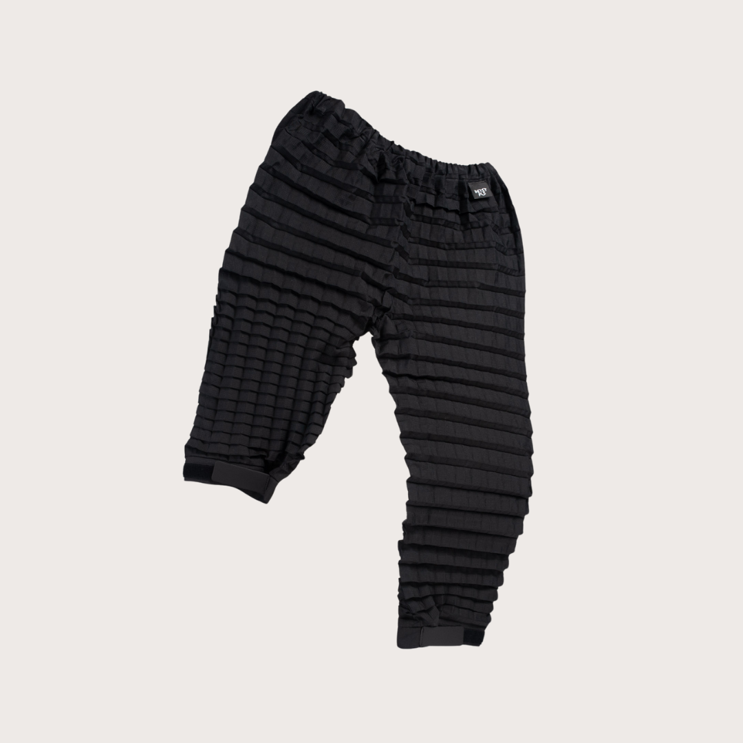Black plisse versatile bottoms